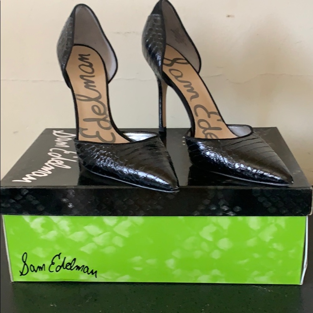 Woman’s Shoes